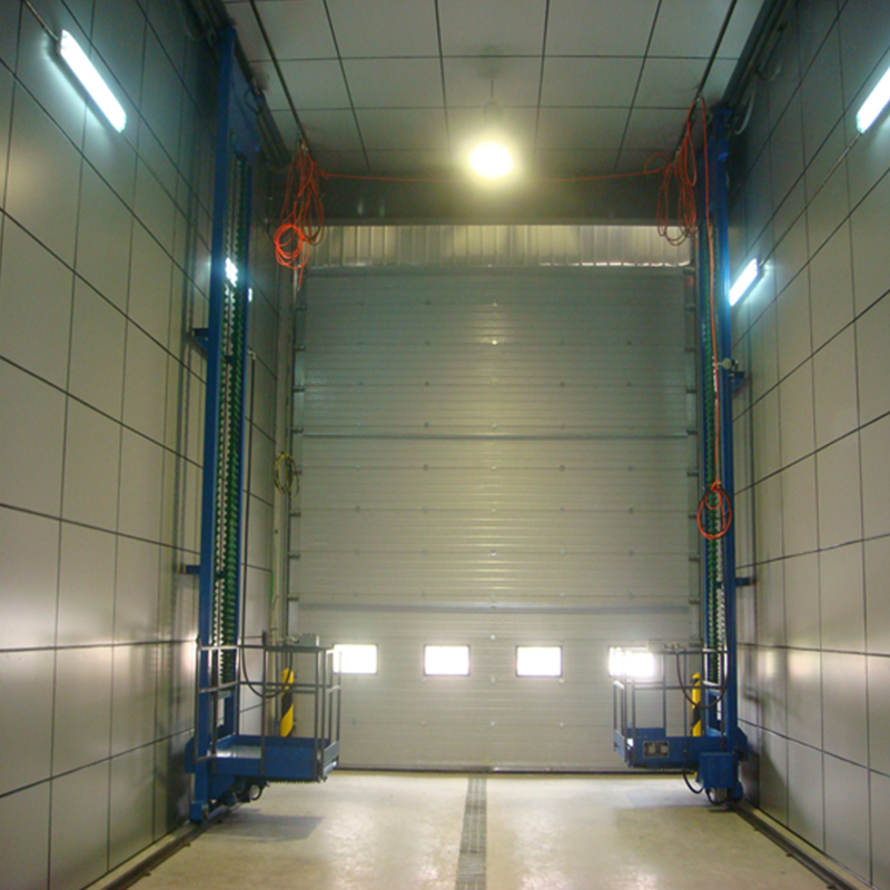 Schleifraum und automatische Strahlanlage